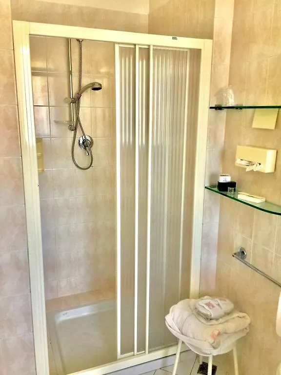 Hotel Villa Leri Monte Colombo